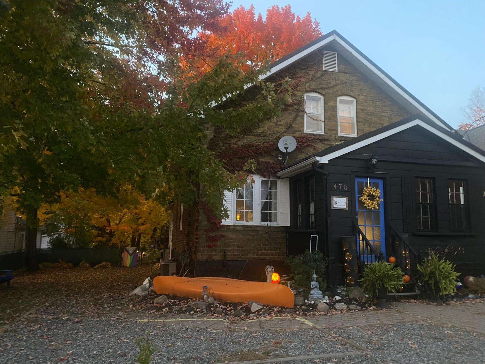 Blue Spruce Bed And Breakfast Muskoka Gravenhurst Extérieur photo